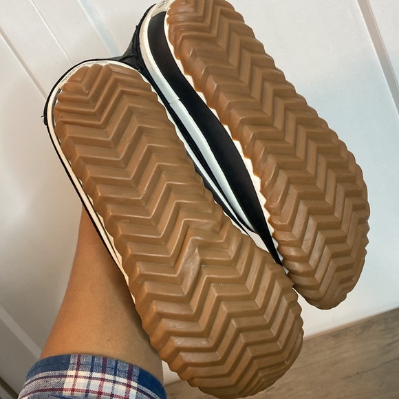 Sorel Women's Out N About Leather Rain Snow Boot Snow Boot - US6 - Picture 9 of 9